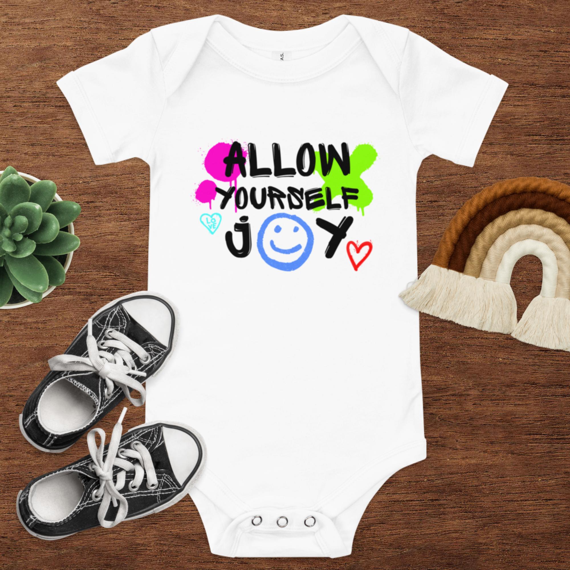 „Allow yourself joy“ – Kurzärmliger Baby-Einteiler